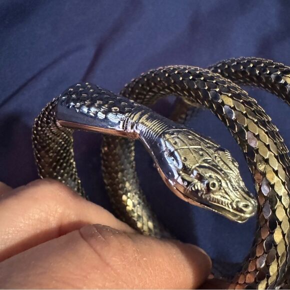 Stunning Scaled Snake Spiral Bracelet [Jewelry 068] - Picture 5 of 6